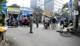 Một cụ ông bất ngờ gục chết bên đường